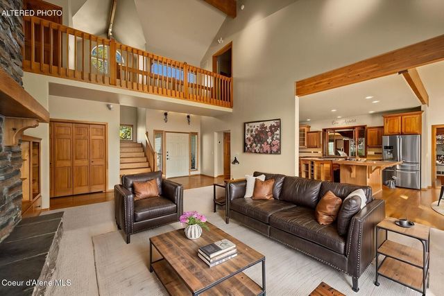 8128 N Stonehaven Dr, Hayden, ID 83835