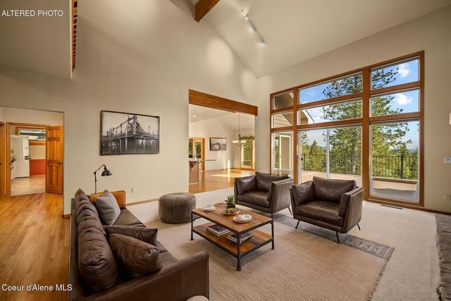 8128 N Stonehaven Dr, Hayden, ID 83835