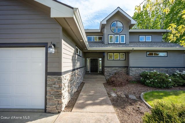 8128 N Stonehaven Dr, Hayden, ID 83835