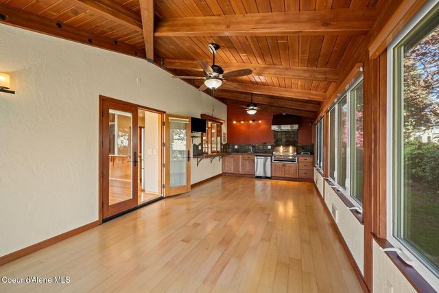 8128 N Stonehaven Dr, Hayden, ID 83835