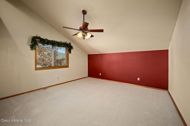 8128 N Stonehaven Dr, Hayden, ID 83835