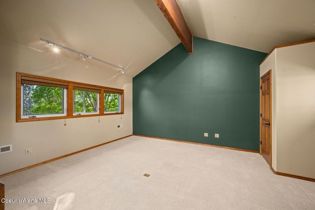 8128 N Stonehaven Dr, Hayden, ID 83835