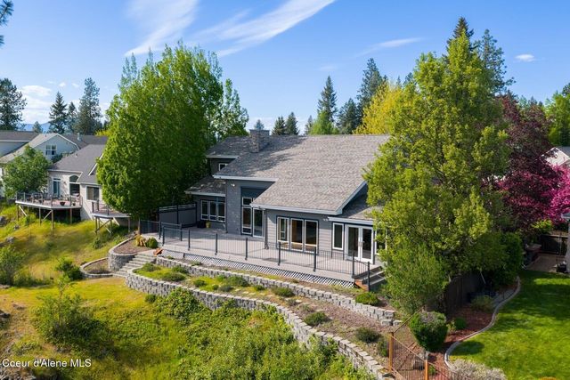 8128 N Stonehaven Dr, Hayden, ID 83835