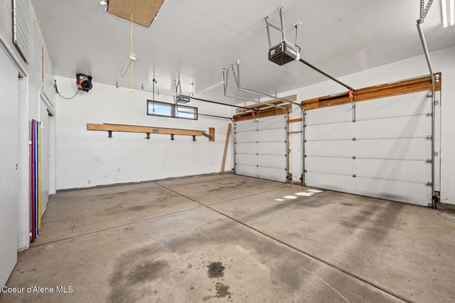 8128 N Stonehaven Dr, Hayden, ID 83835