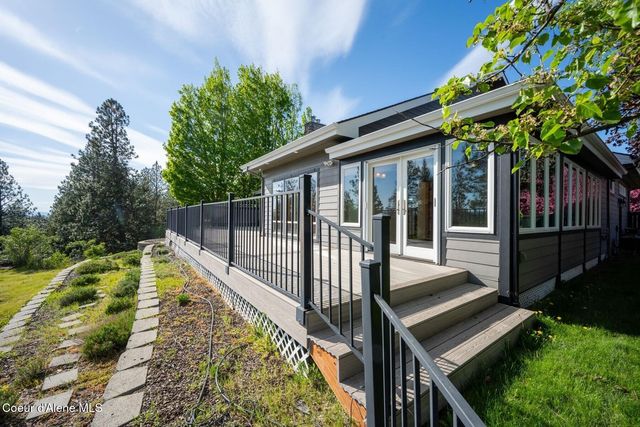 8128 N Stonehaven Dr, Hayden, ID 83835