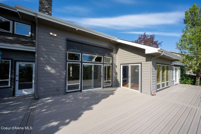 8128 N Stonehaven Dr, Hayden, ID 83835