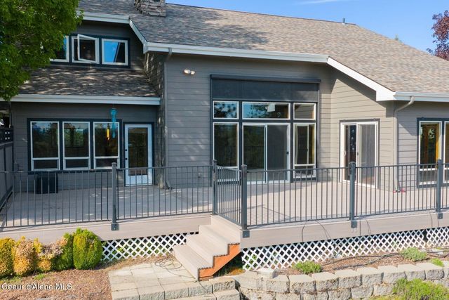 8128 N Stonehaven Dr, Hayden, ID 83835