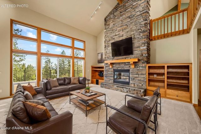 8128 N Stonehaven Dr, Hayden, ID 83835