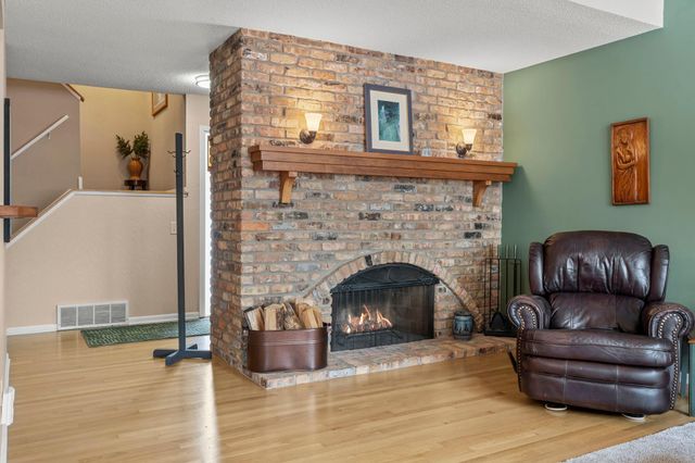 149 Birnamwood Drive, Burnsville, MN 55337