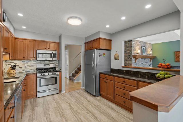 149 Birnamwood Drive, Burnsville, MN 55337