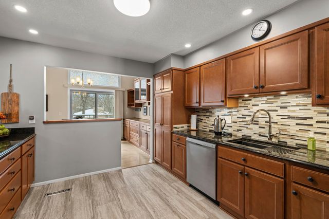 149 Birnamwood Drive, Burnsville, MN 55337