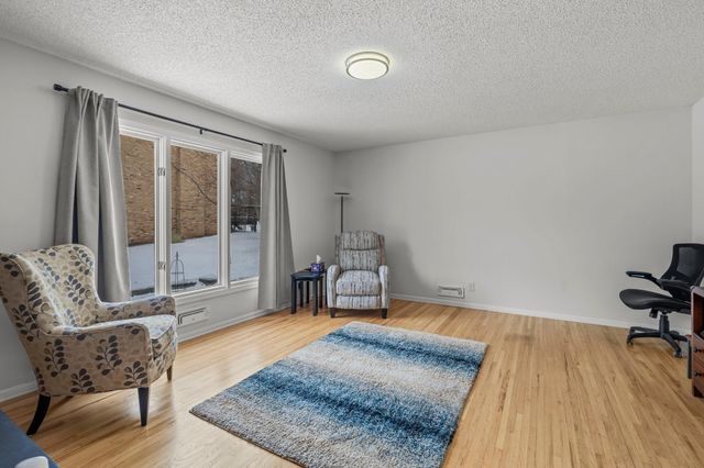 149 Birnamwood Drive, Burnsville, MN 55337