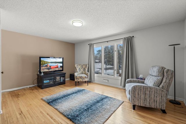 149 Birnamwood Drive, Burnsville, MN 55337