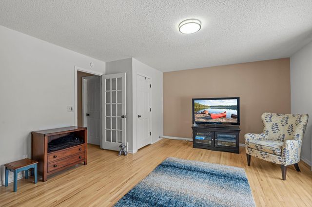 149 Birnamwood Drive, Burnsville, MN 55337