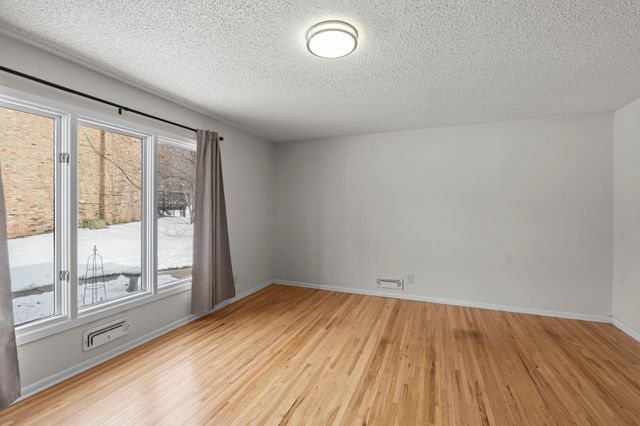 149 Birnamwood Drive, Burnsville, MN 55337