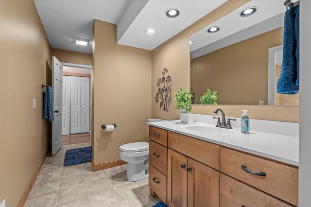 149 Birnamwood Drive, Burnsville, MN 55337