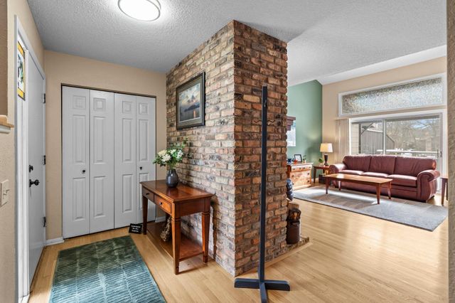 149 Birnamwood Drive, Burnsville, MN 55337