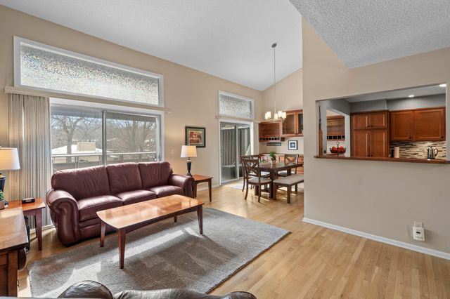 149 Birnamwood Drive, Burnsville, MN 55337