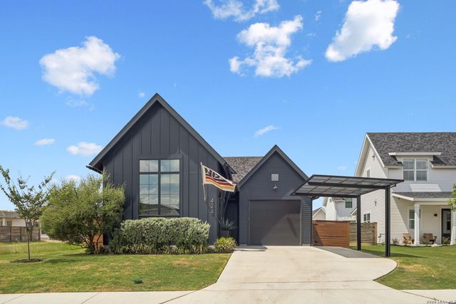 424 CONSTANCE DR, New Braunfels, TX 78130