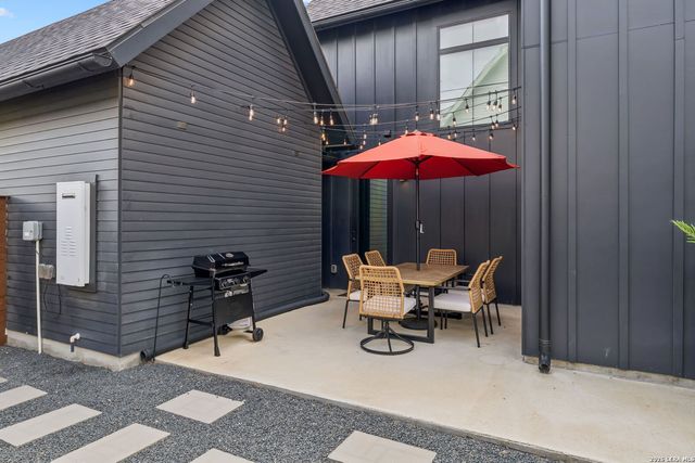 424 CONSTANCE DR, New Braunfels, TX 78130