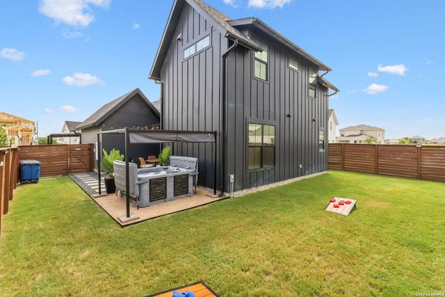 424 CONSTANCE DR, New Braunfels, TX 78130