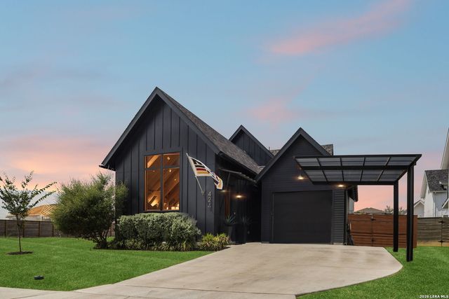 424 CONSTANCE DR, New Braunfels, TX 78130