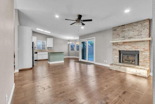 1005 Betsy Ross Dr, Roseville, CA 95747