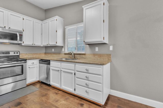 1005 Betsy Ross Dr, Roseville, CA 95747