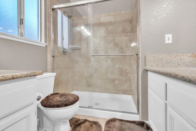 1005 Betsy Ross Dr, Roseville, CA 95747