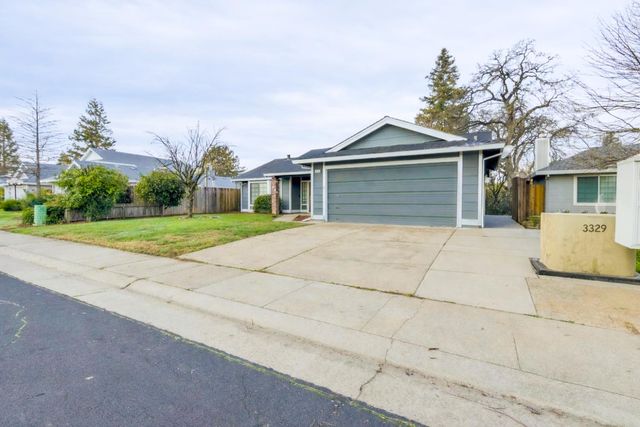 1005 Betsy Ross Dr, Roseville, CA 95747