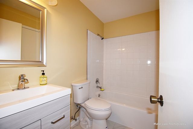 374 Juniper Tree Court 374, Hoffman Estates, IL 60169