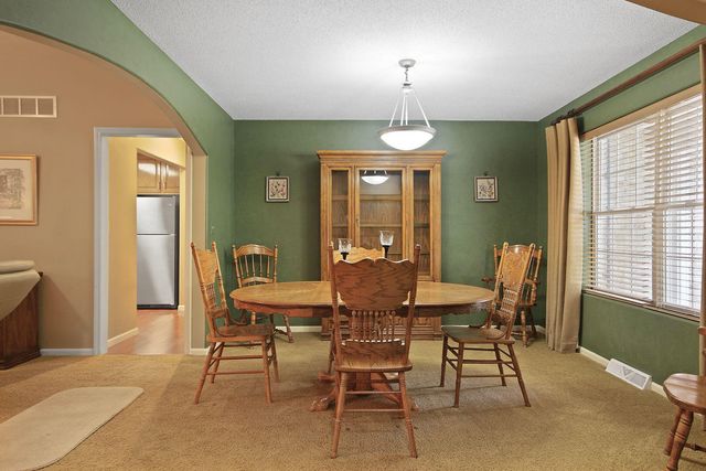 3709 WOODS EDGE RD, Columbia, MO 65203