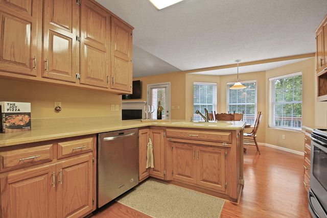 3709 WOODS EDGE RD, Columbia, MO 65203