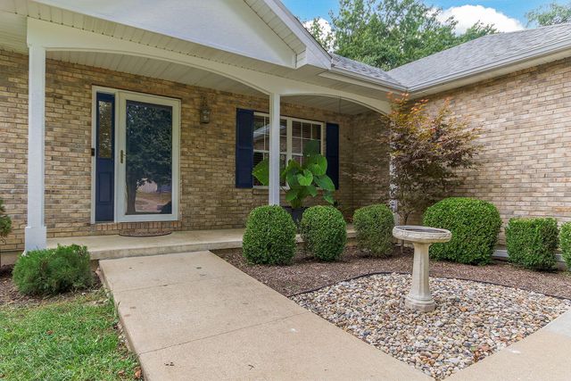 3709 WOODS EDGE RD, Columbia, MO 65203