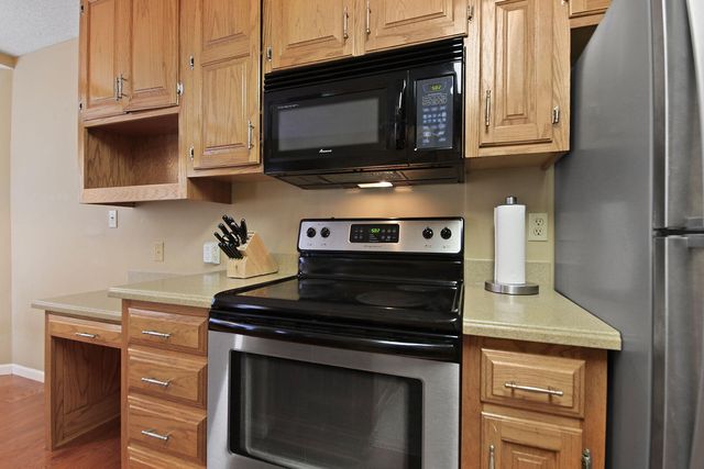 3709 WOODS EDGE RD, Columbia, MO 65203