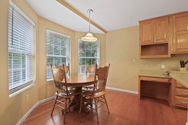 3709 WOODS EDGE RD, Columbia, MO 65203