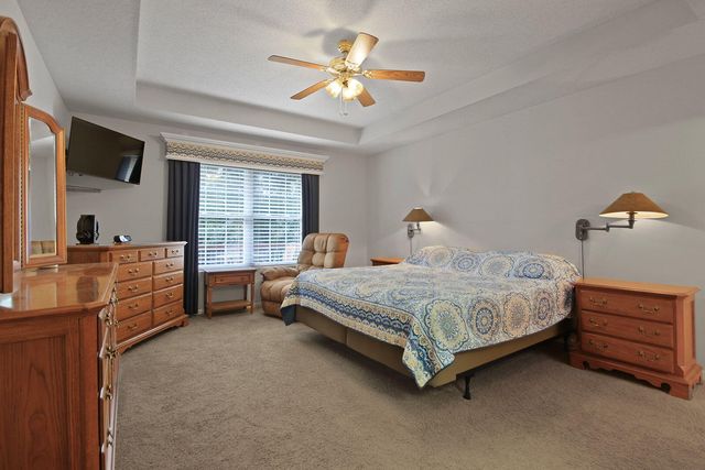 3709 WOODS EDGE RD, Columbia, MO 65203