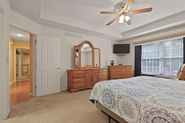 3709 WOODS EDGE RD, Columbia, MO 65203