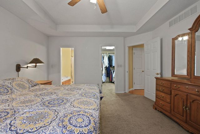 3709 WOODS EDGE RD, Columbia, MO 65203