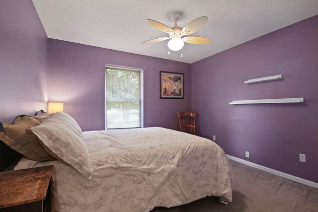 3709 WOODS EDGE RD, Columbia, MO 65203