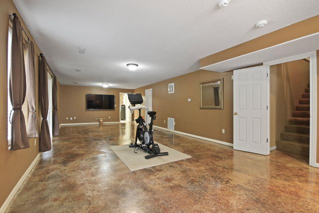 3709 WOODS EDGE RD, Columbia, MO 65203