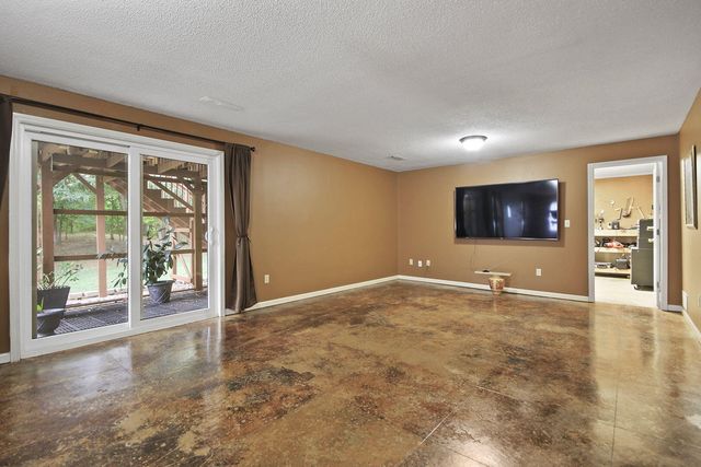 3709 WOODS EDGE RD, Columbia, MO 65203