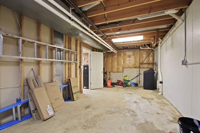 3709 WOODS EDGE RD, Columbia, MO 65203