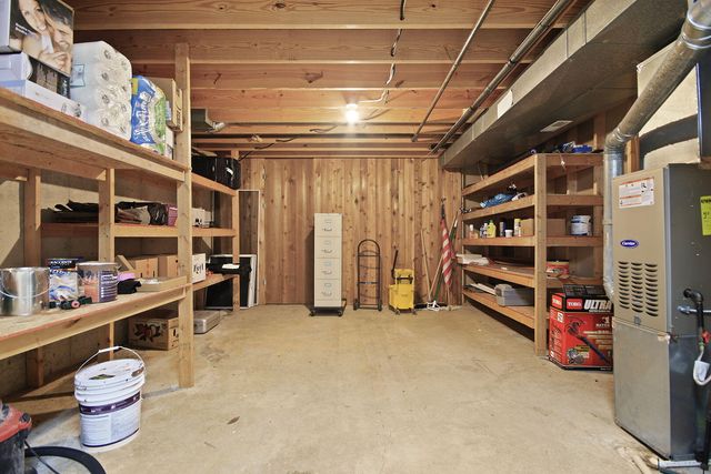 3709 WOODS EDGE RD, Columbia, MO 65203