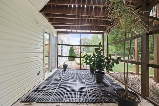 3709 WOODS EDGE RD, Columbia, MO 65203