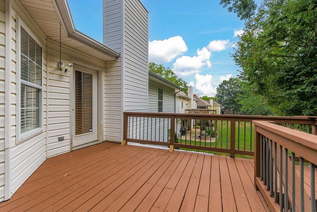 3709 WOODS EDGE RD, Columbia, MO 65203