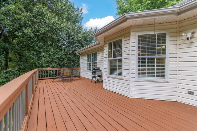 3709 WOODS EDGE RD, Columbia, MO 65203