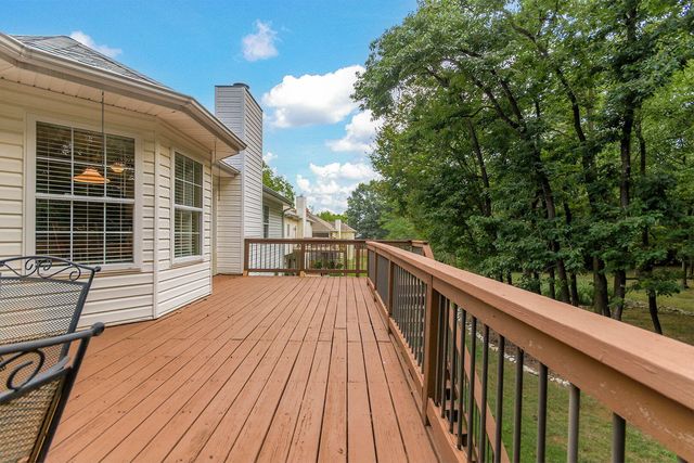 3709 WOODS EDGE RD, Columbia, MO 65203