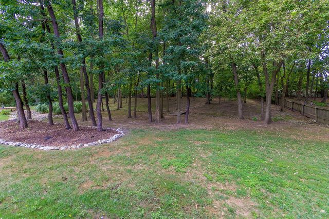 3709 WOODS EDGE RD, Columbia, MO 65203