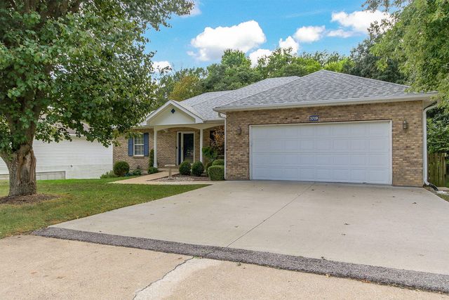 3709 WOODS EDGE RD, Columbia, MO 65203